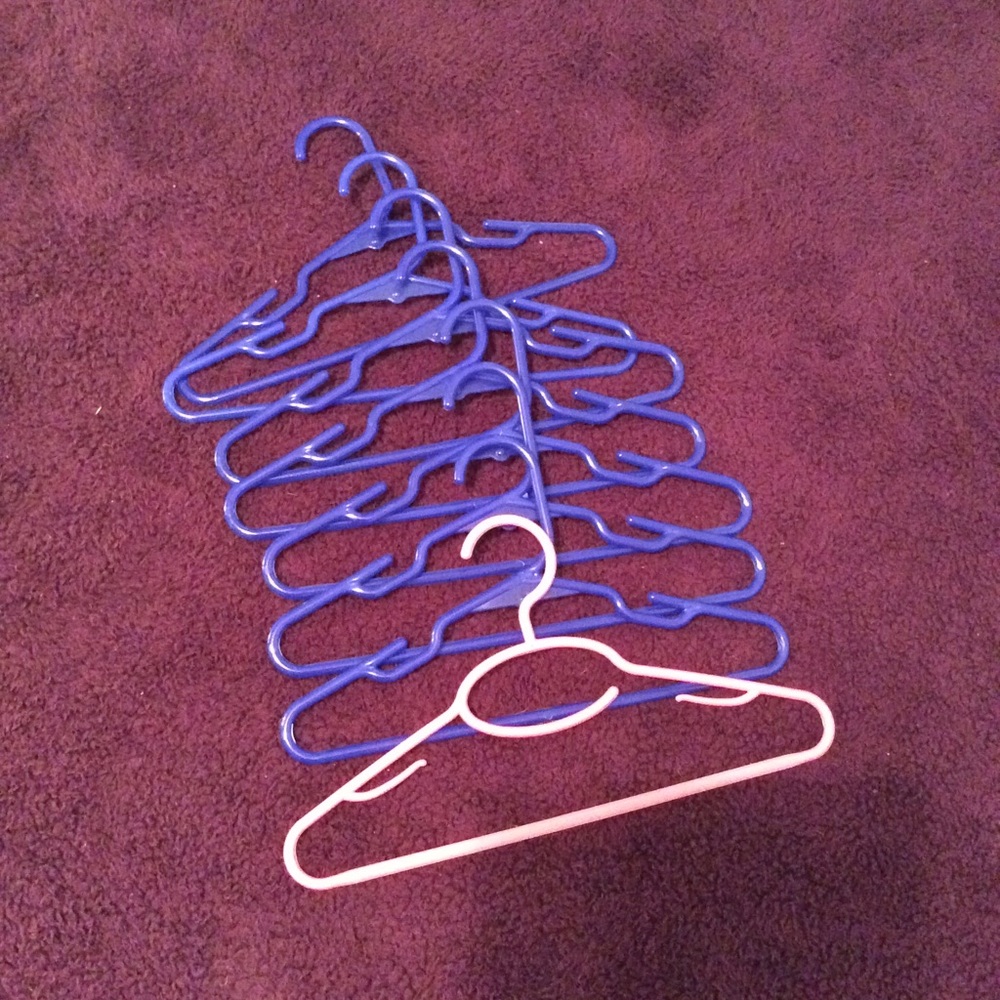 Kids hangers READ DESCRIPTION